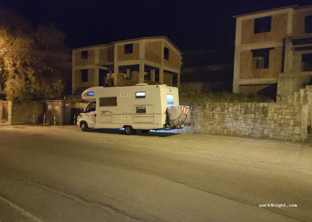 (90027) Petralia Sottana - 7 Largo Caduti di Nassiriya — foto