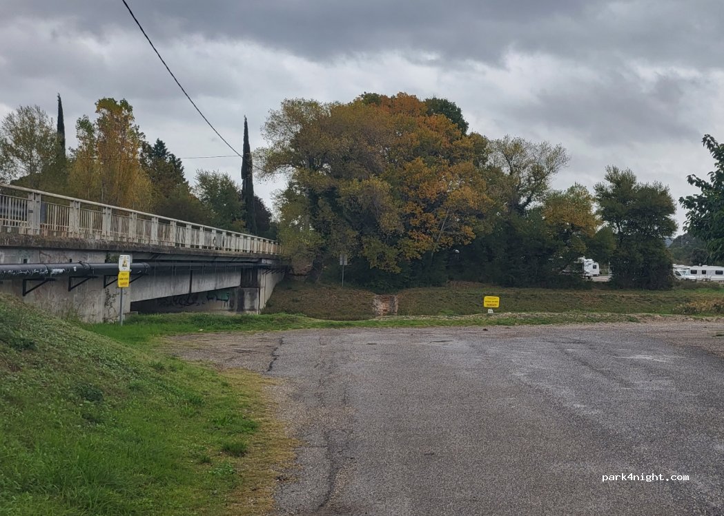 (83560) Vinon-sur-Verdon - 83560 Route de Saint-Julien — foto