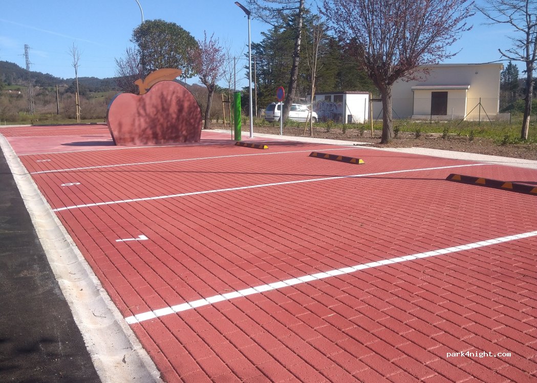 Área de aparcamiento y servicios para Autocaravanas de Villaviciosa — foto 4