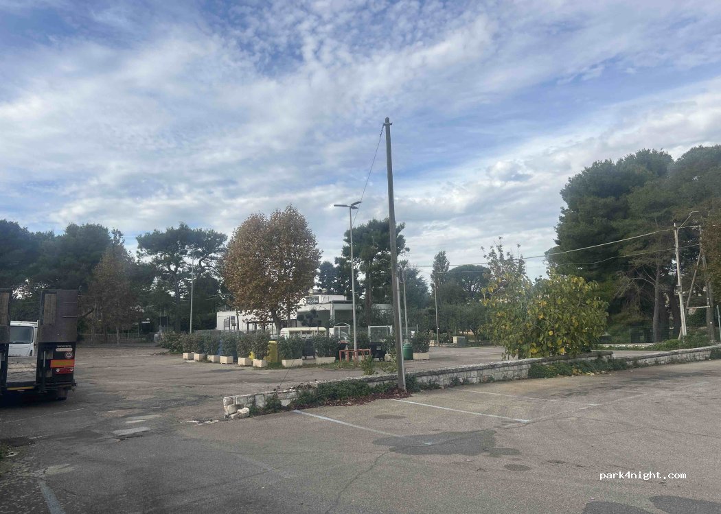 (72015) Selva di Fasano - 9 Viale del Leccio — foto