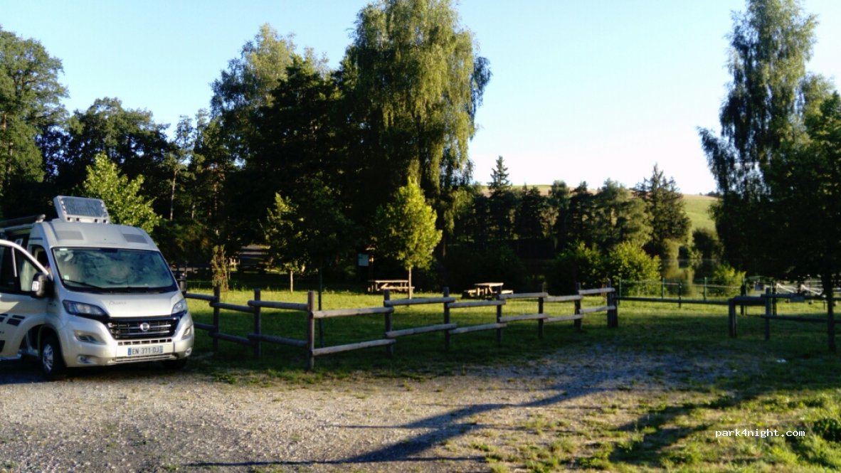 (15120) Montsalvy - Route du Lac — foto 3