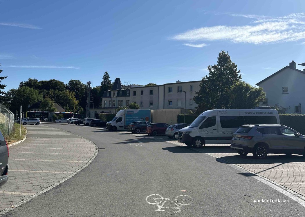 (1638) Niederanven - 8 Rue du Golf — foto