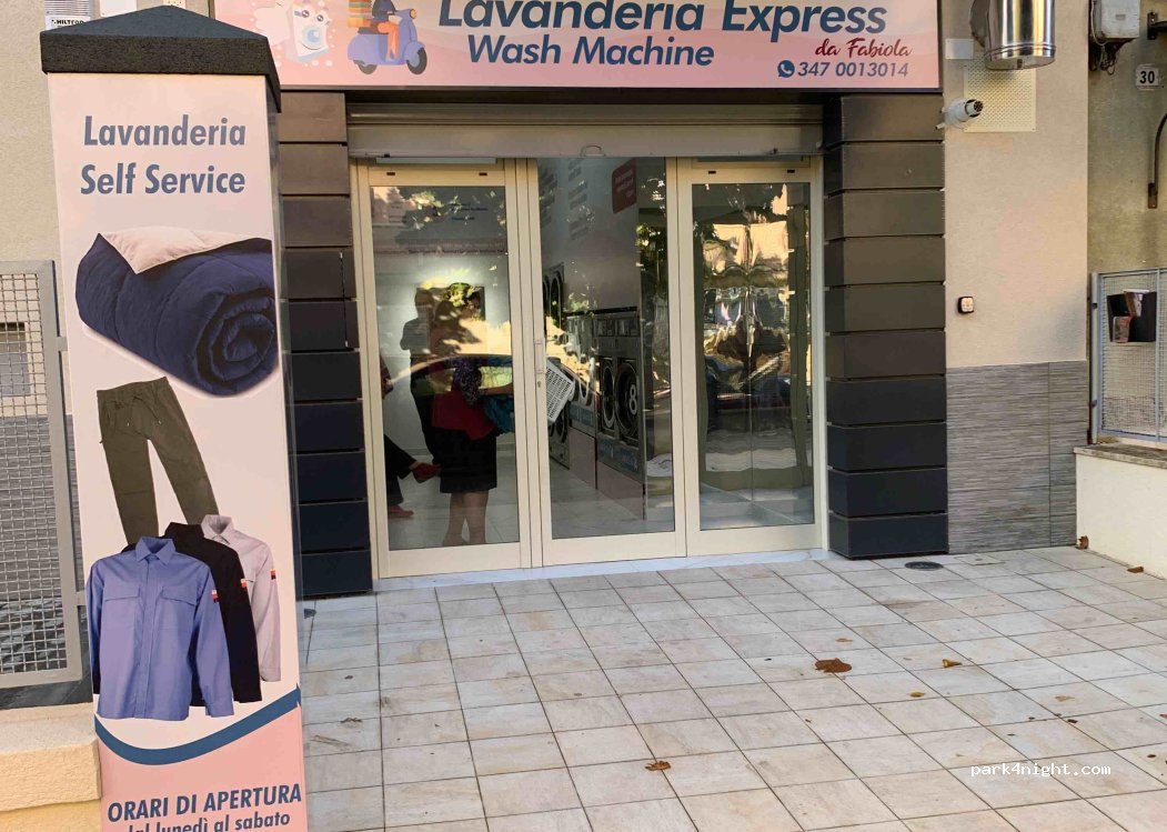 (94015) Piazza Armerina - 28 Piazza Giorgio Boris Giuliano — foto