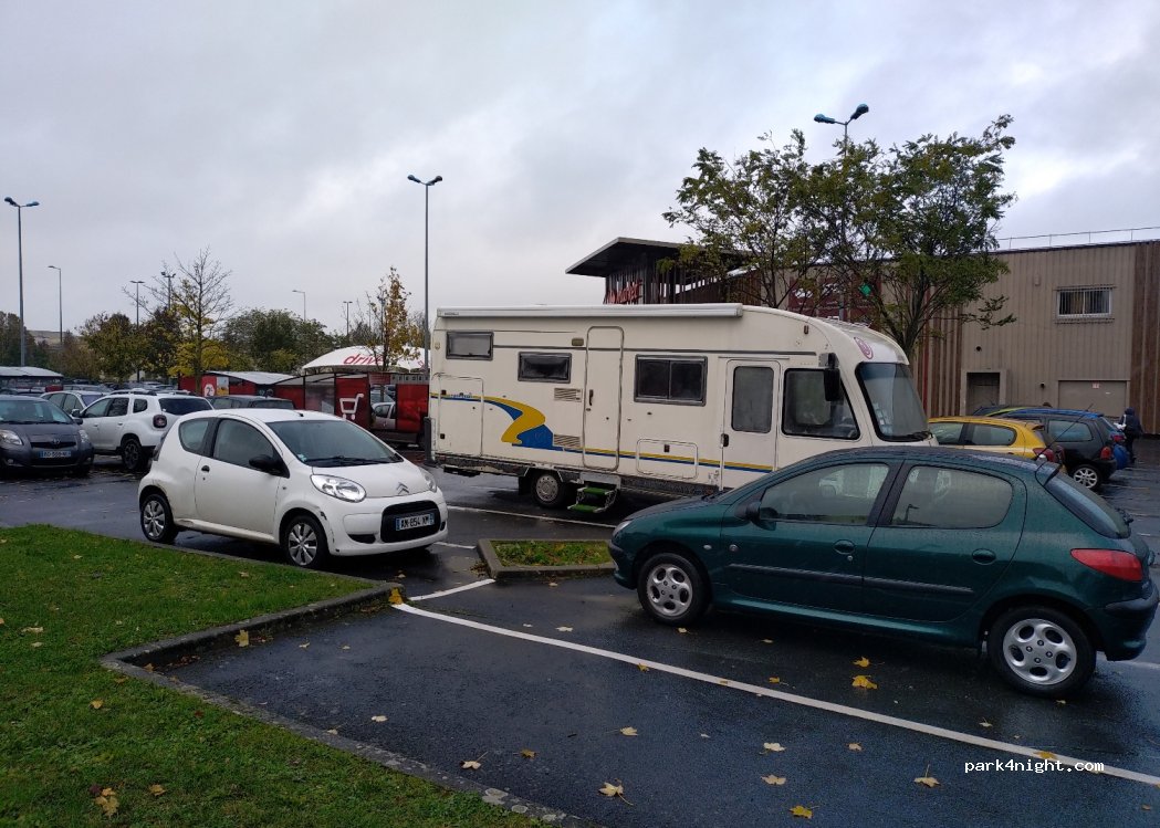(51100) Reims - 27a Rue Gosset — foto