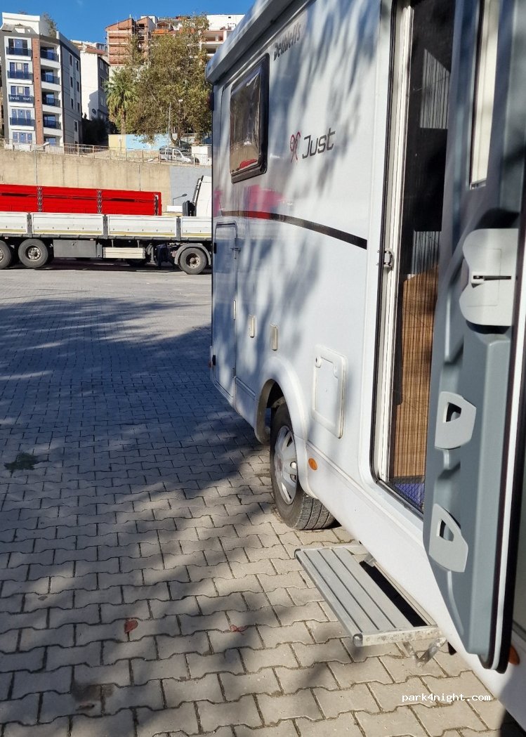 (10500) Erdek - no:25 Adnan Menderes Caddesi — foto