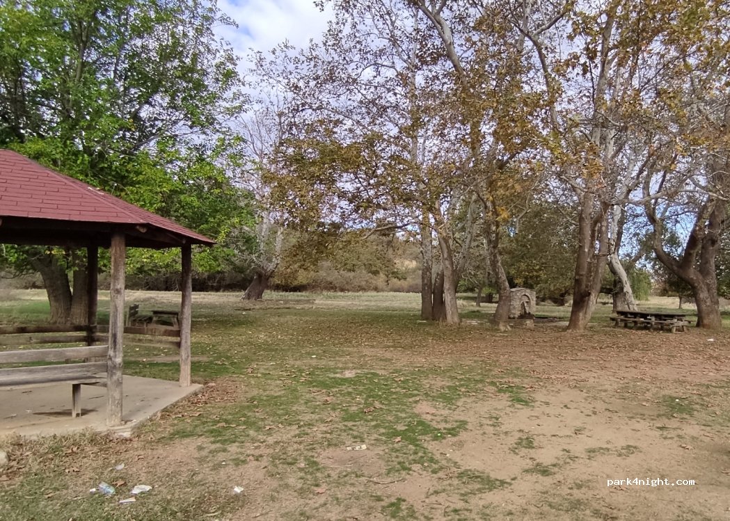 (622 00) Nigrita - Unnamed Road — foto