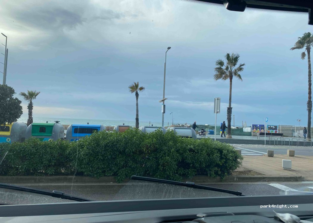 (08860) Castelldefels - 161 Passeig Marítim — foto