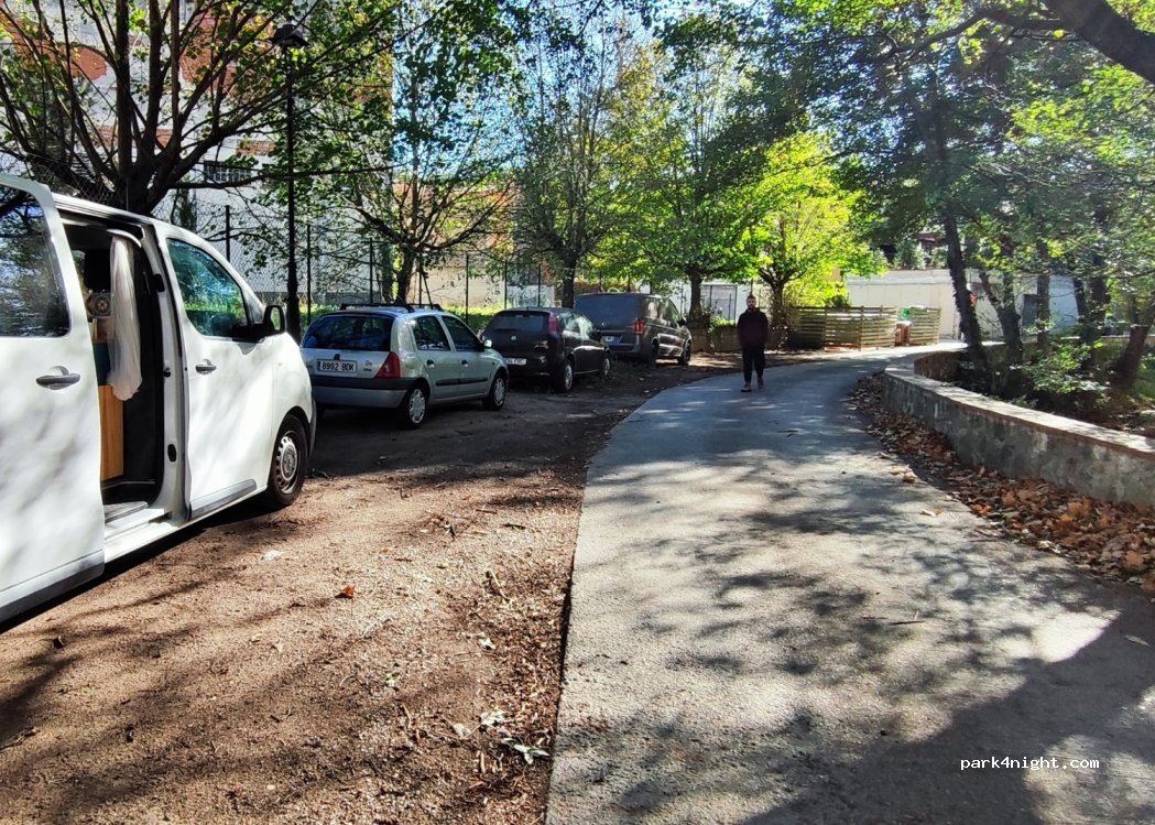 (17174) Sant Feliu de Pallerols - 3 Avinguda del Brugent — foto 2