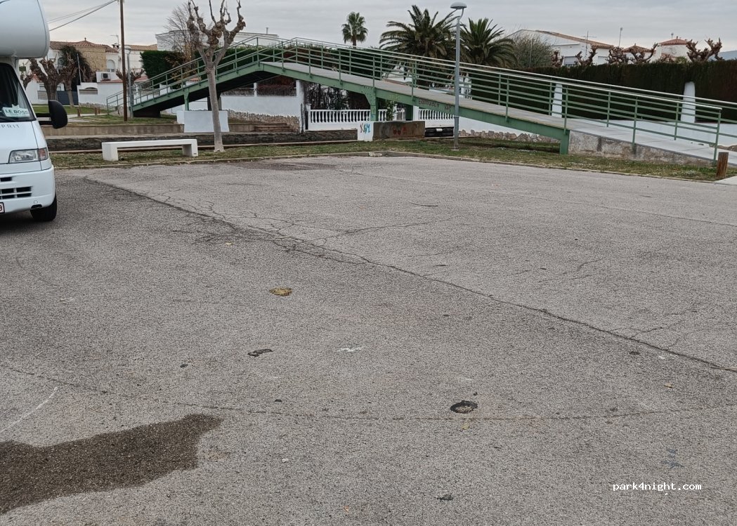 (17487) Empuriabrava - 18B Carrer Norfeu — foto