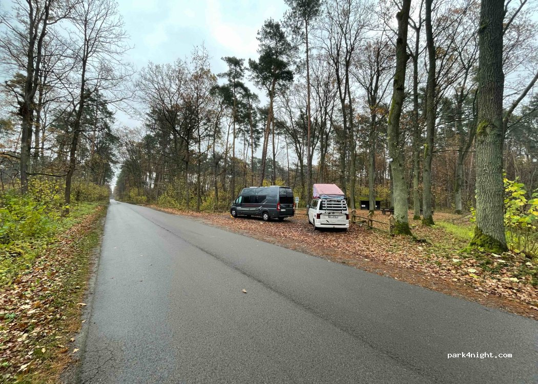(27-440) Ćmielów - Unnamed Road — foto