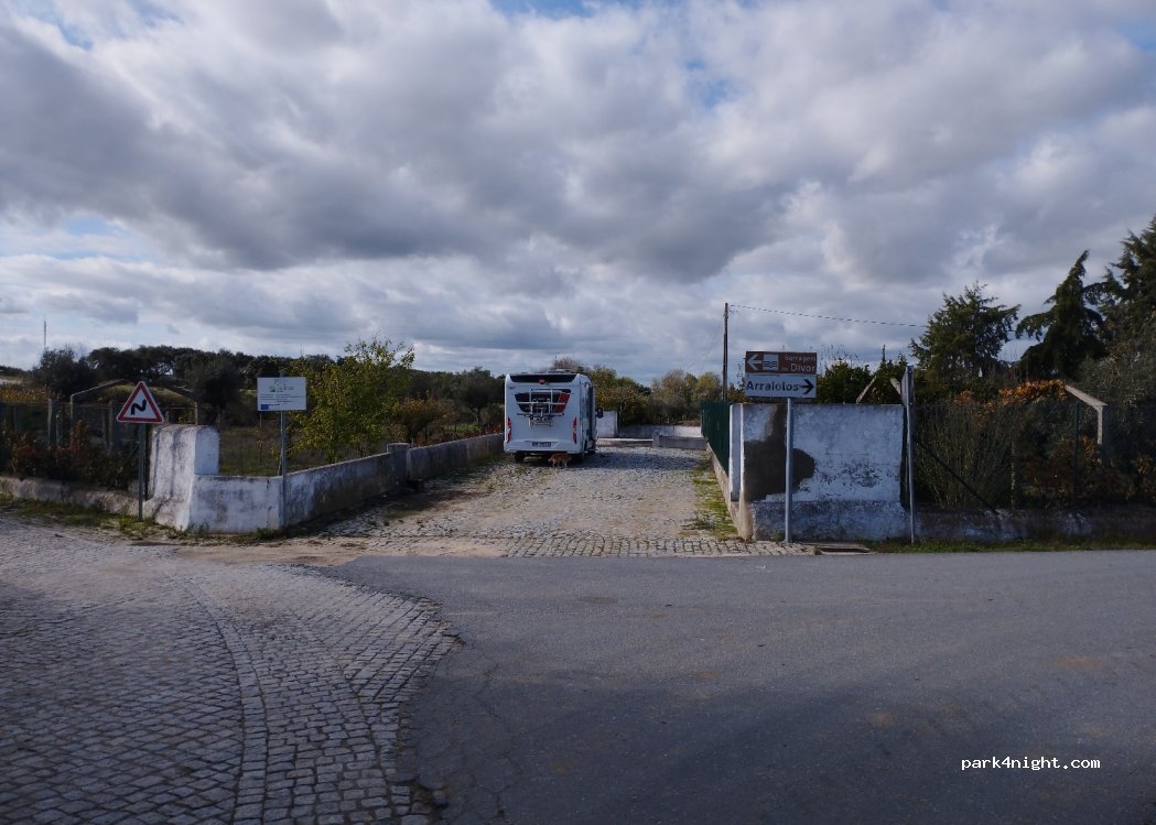 (7040) Igrejinha - R. de Arraiolos — foto