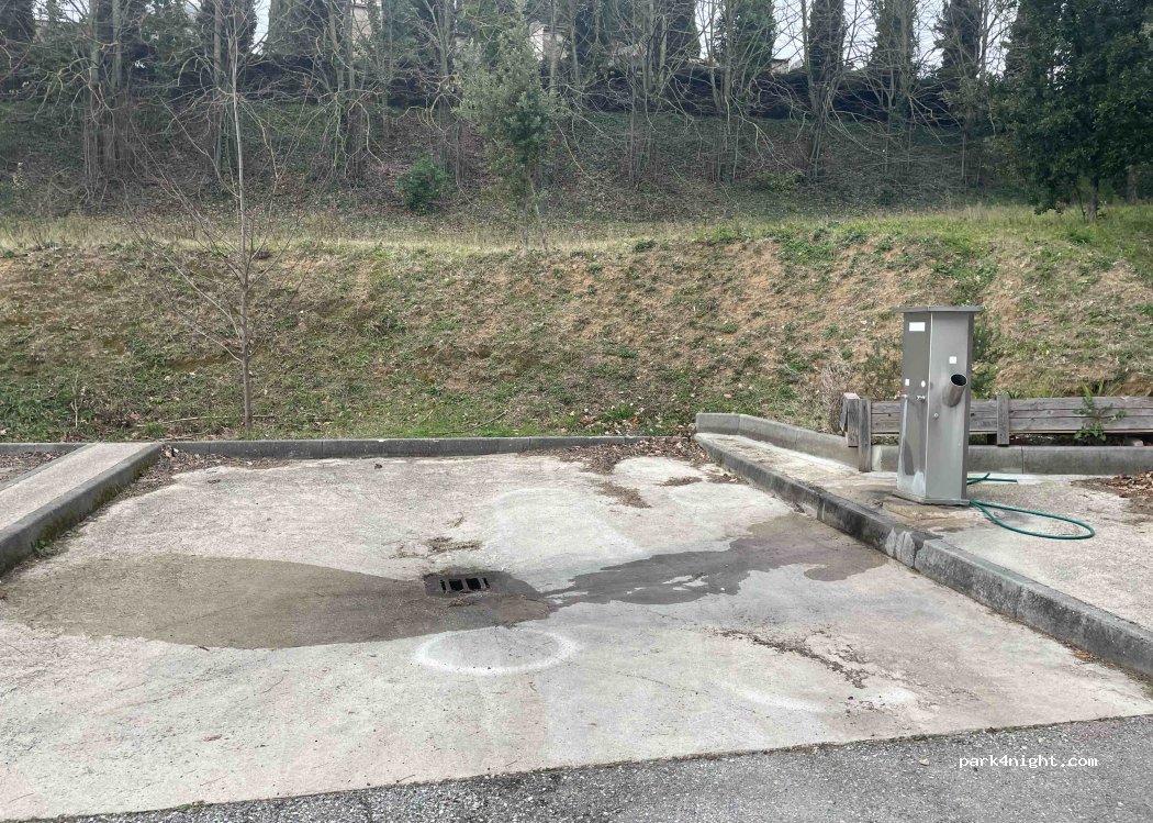 Area Sosta Camper Offagna — foto 5