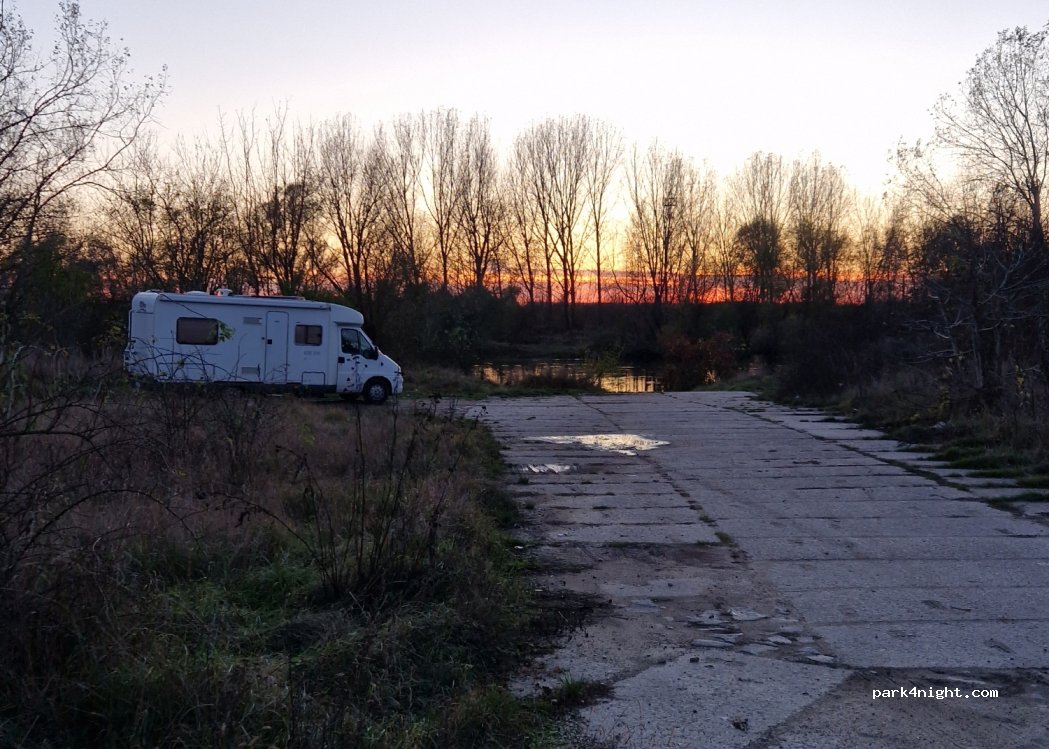 (935 52) Šarovce - Unnamed Road — foto