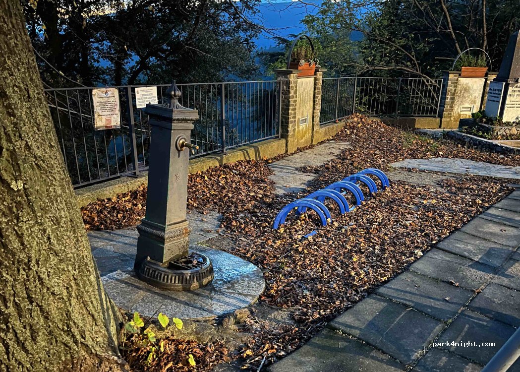 (17020) Carbuta - 20 Piazza paolo Cappa — foto