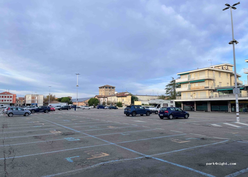 (48015) Cervia - 4 Piazza Andrea Costa — foto 2