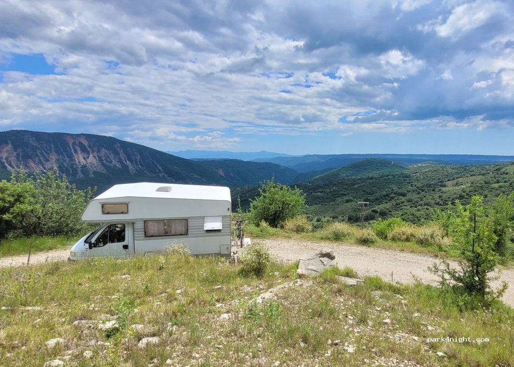(270 63) Lampia - Greek National Rd 33 — foto 3