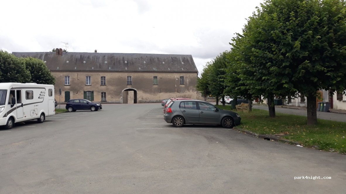 (91930) Monnerville - 11 Place de la Bouverie — foto