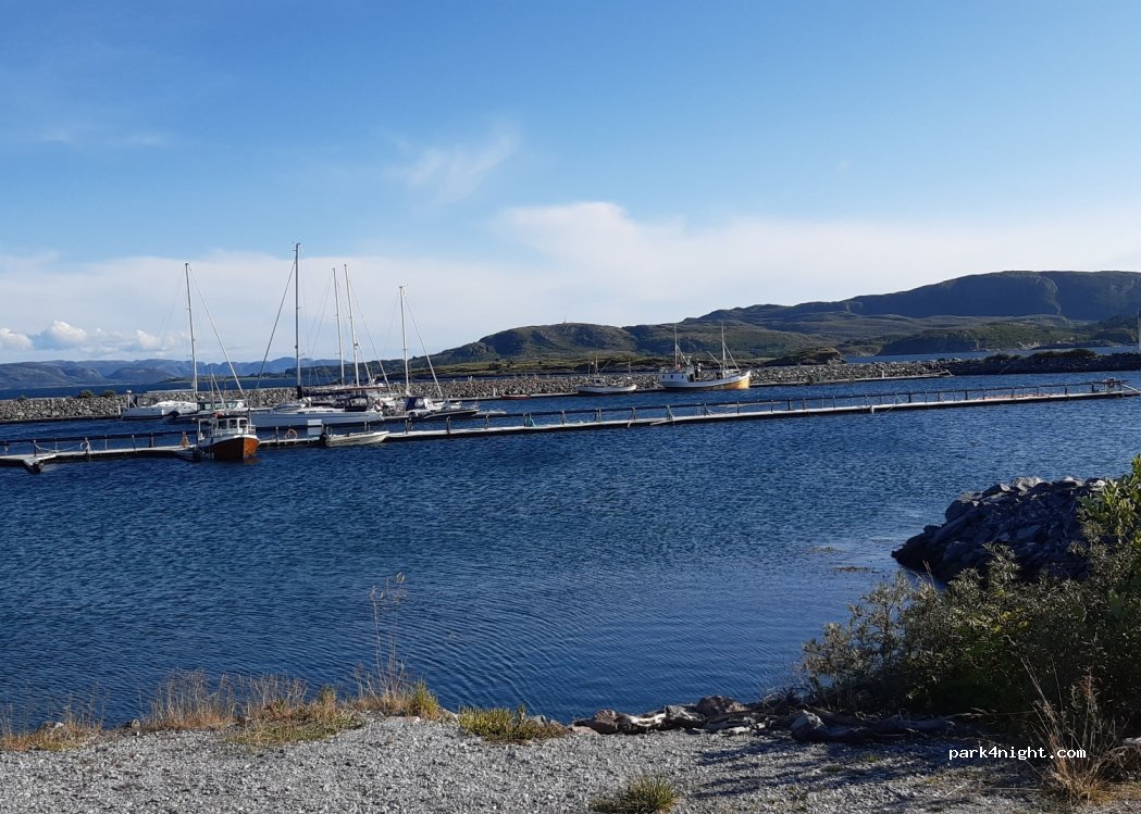 Bobil Parkering Stokkøy Marina — foto 2