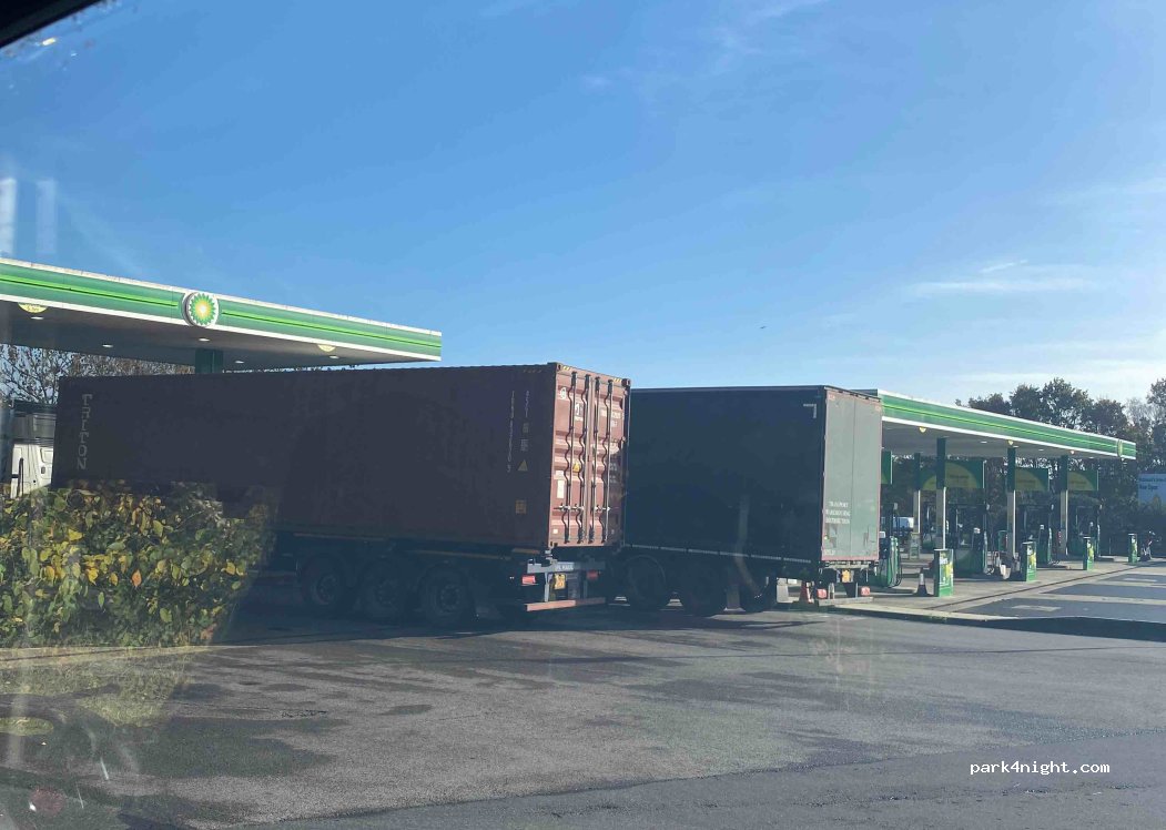 (SO16 8AP) Southampton - M27 Horns Drove — foto