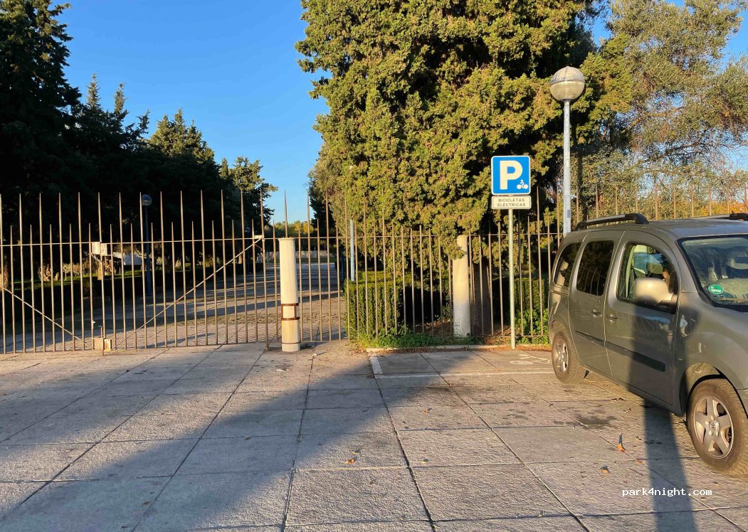 (41092) Sevilla - Calle Américo Vespucio — foto