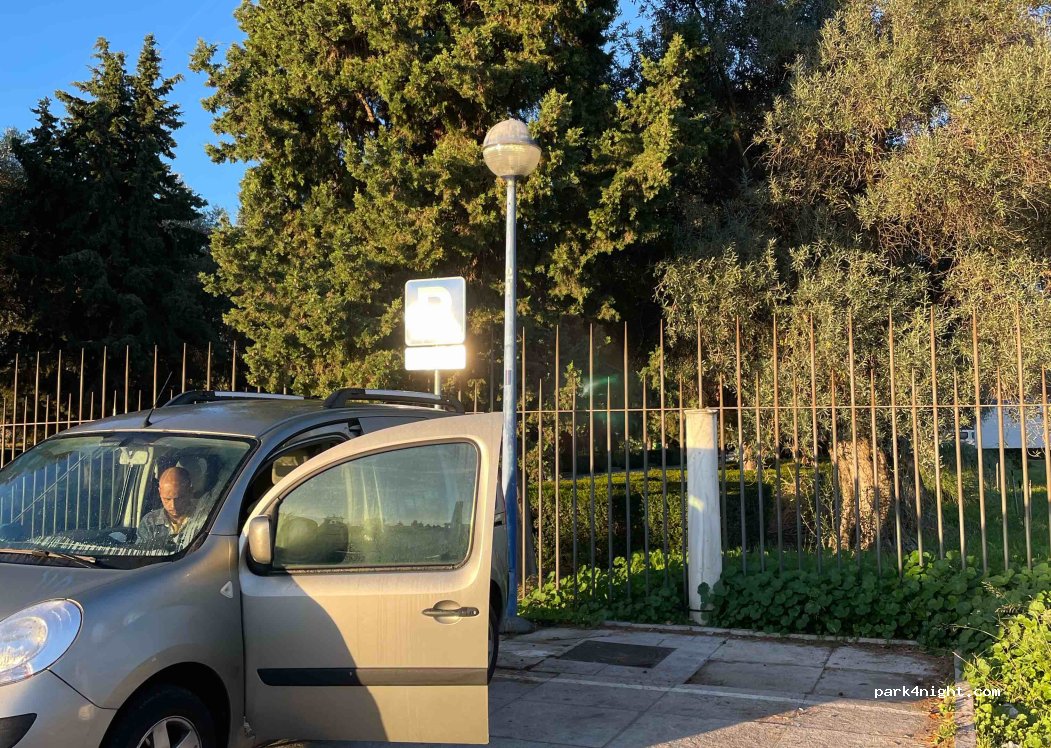 (41092) Sevilla - Calle Américo Vespucio — foto 2