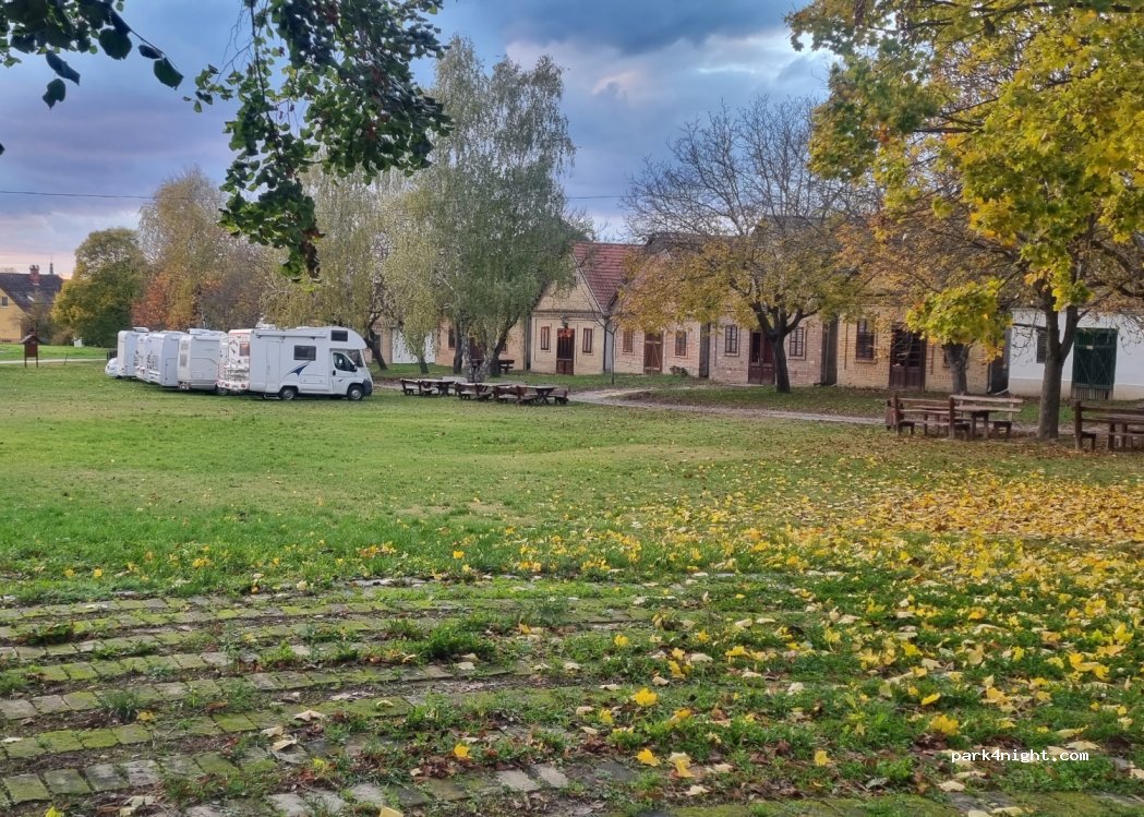 (7045) Györköny - Petőfi Sándor utca — foto