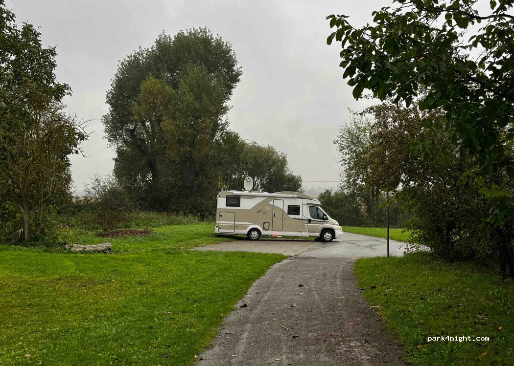 (530 02) Ostřešany - U Hřiště — foto 2