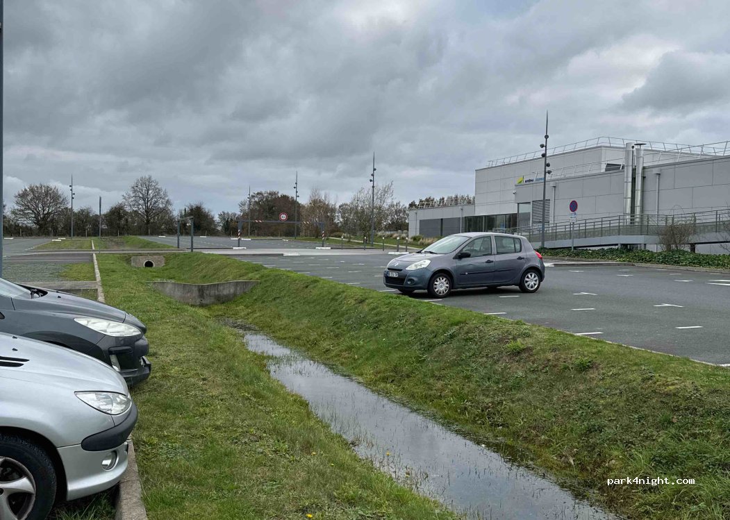 (44119) Grandchamp-des-Fontaines - Unnamed Road — foto 2