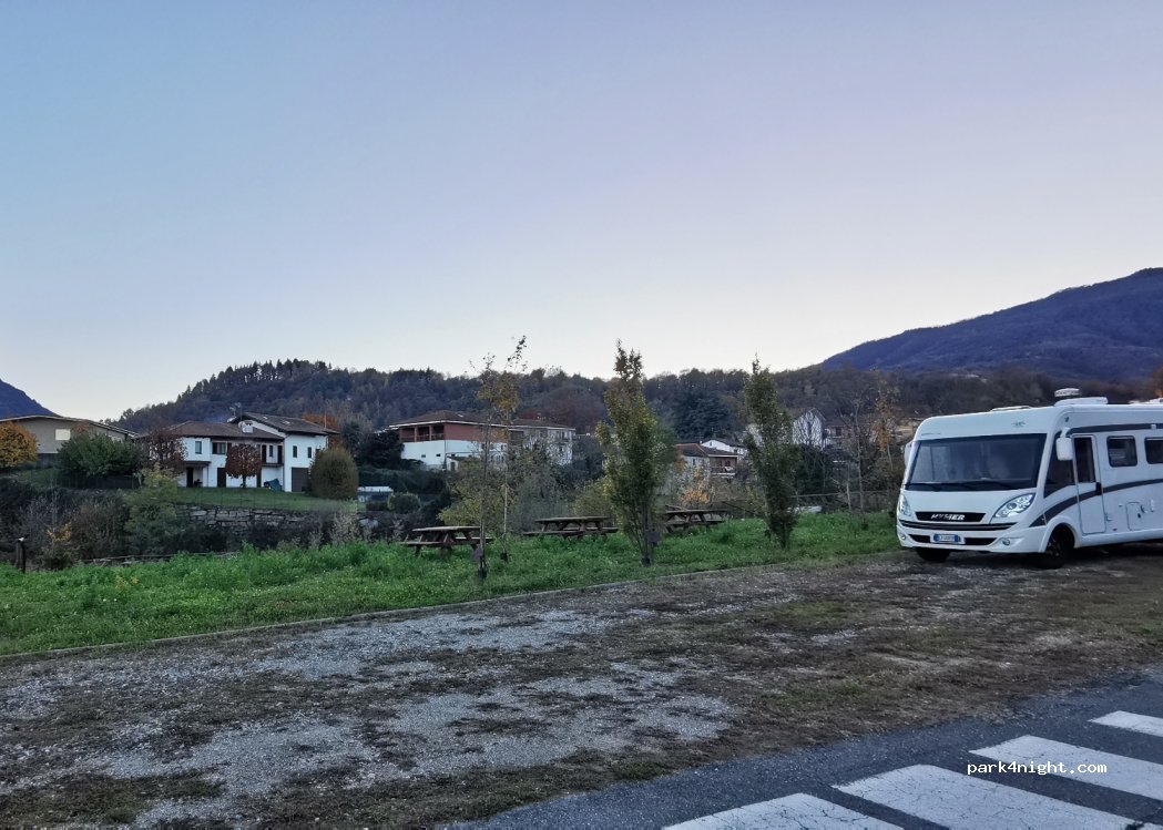 (12032) Barge - 23 Via Divisione Cuneense — foto