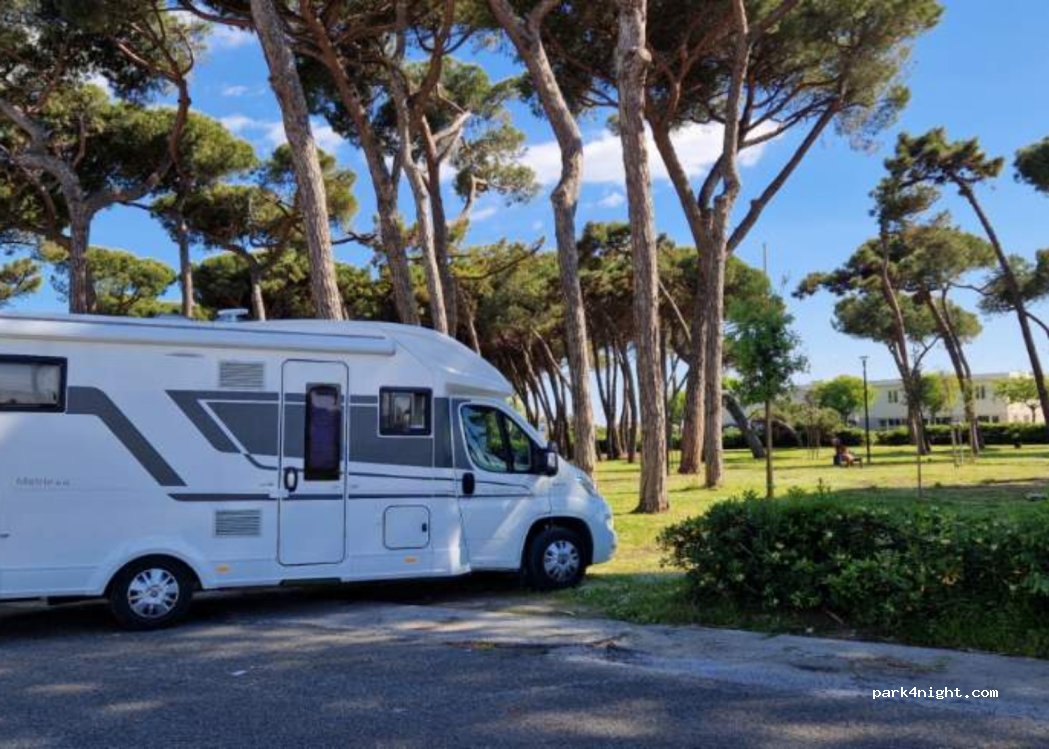 (54033) Marina di Carrara - Via Oriana Fallaci — foto 3