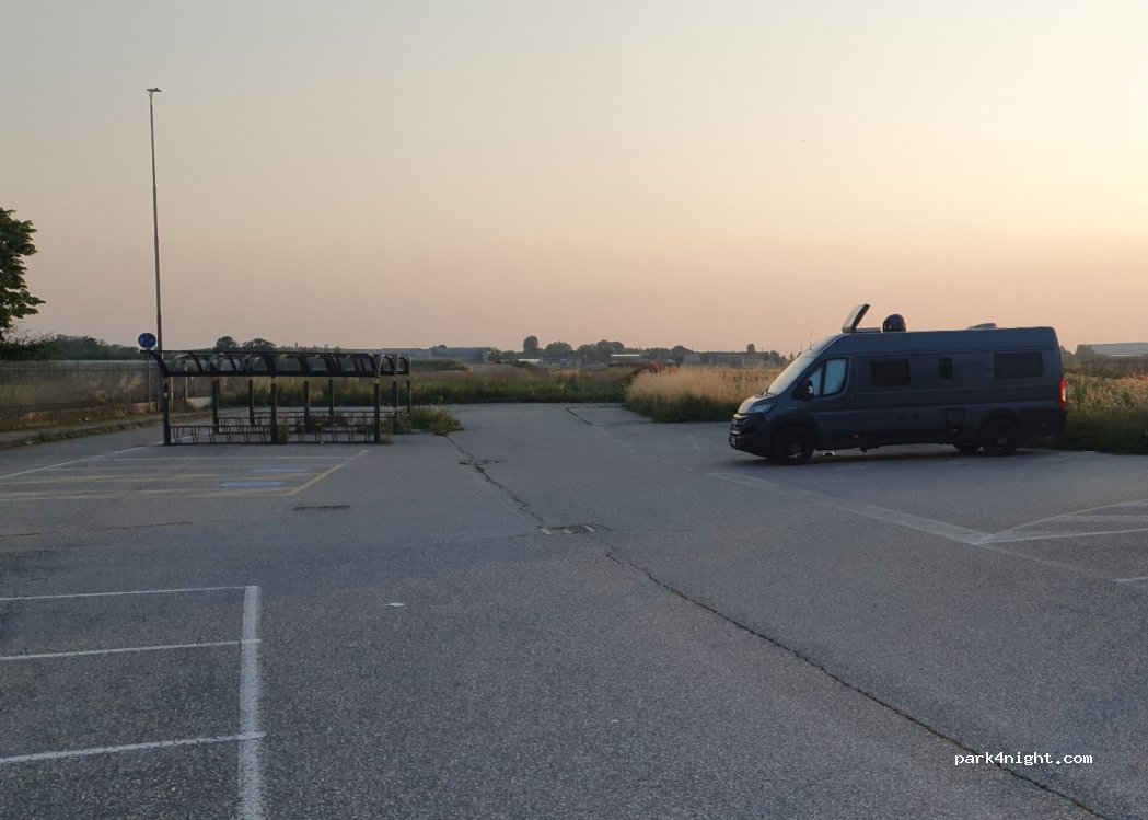 (26841) Casalpusterlengo - Piazzale dello Sport — foto 2
