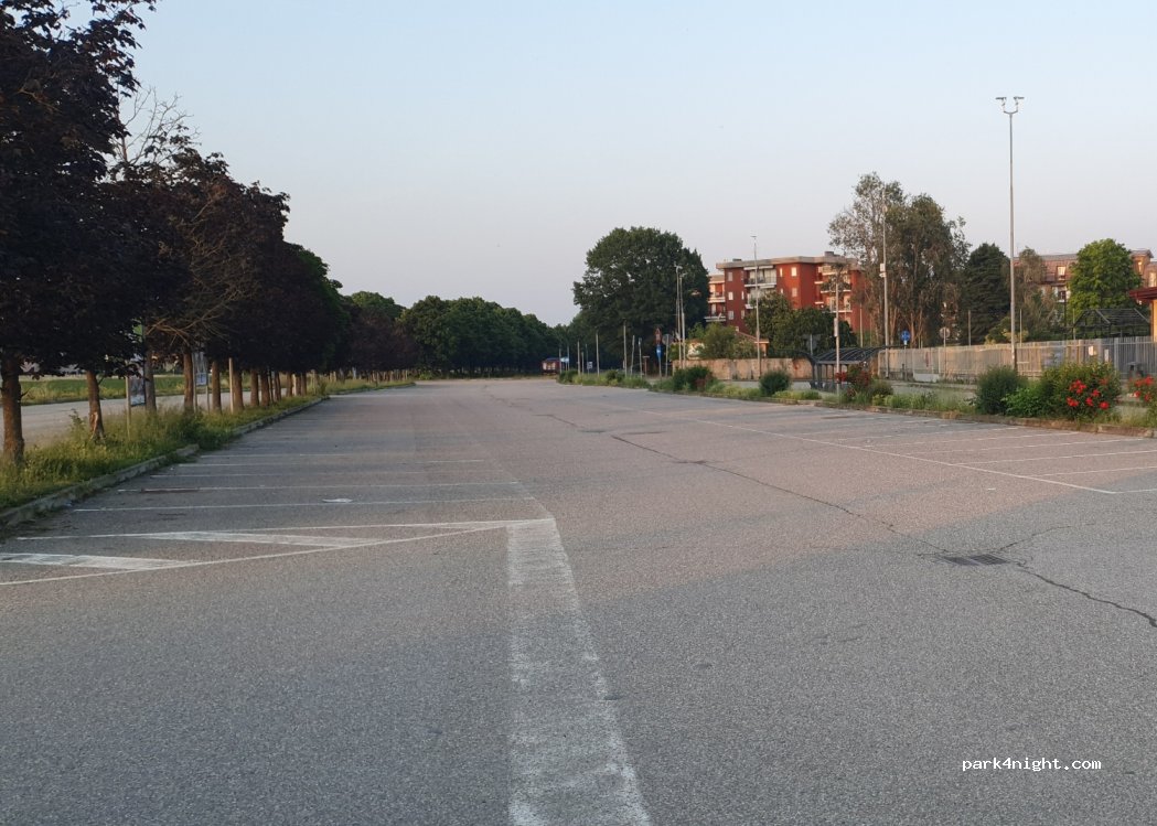 (26841) Casalpusterlengo - Piazzale dello Sport — foto 3