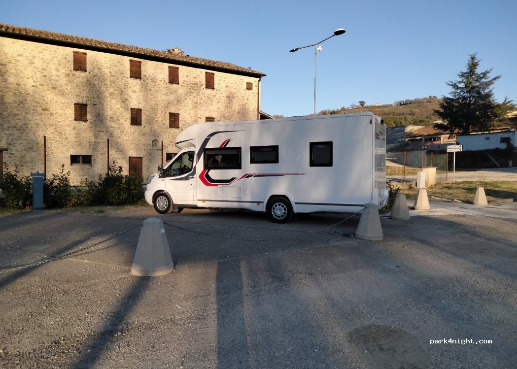 Area Camper Valfabbrica — foto