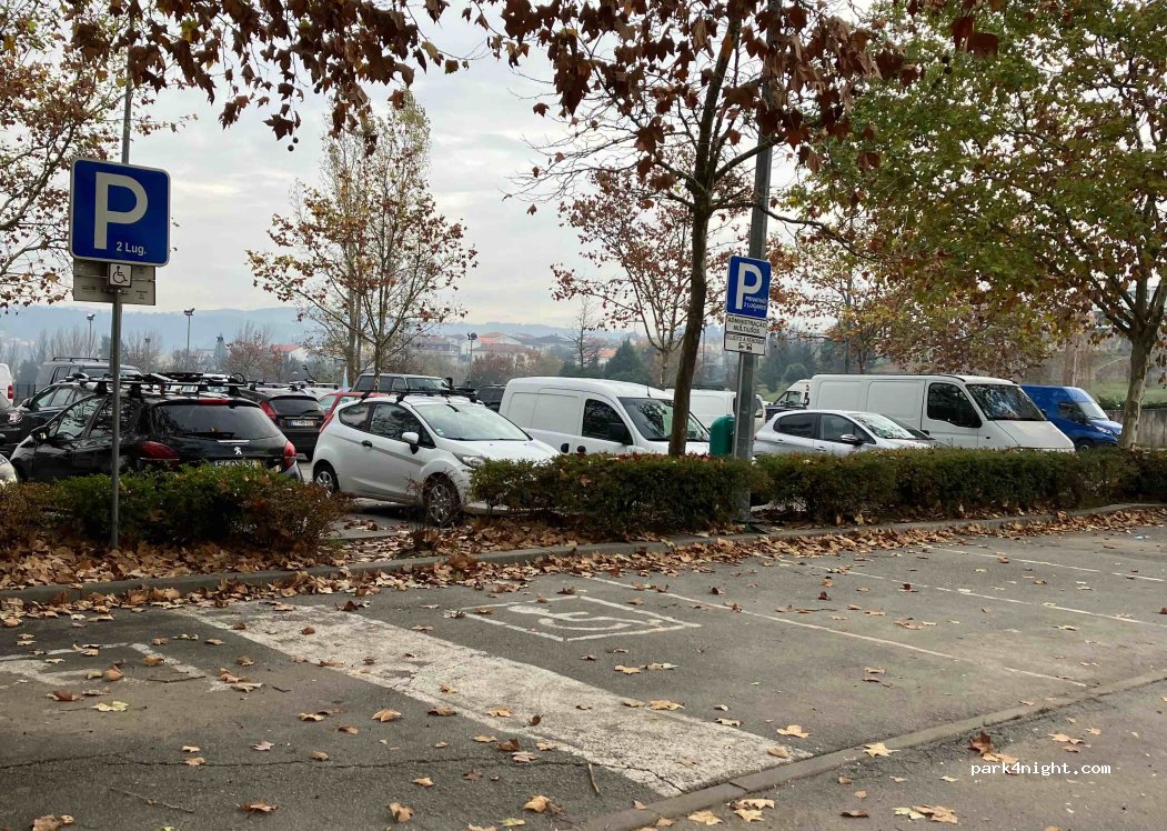 (4820-142) Fafe - 2, 4820-142 Praça Mártires do Fascismo — foto 2