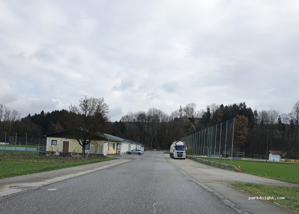 (3325) Ferschnitz - 16 Am Sportplatz — foto
