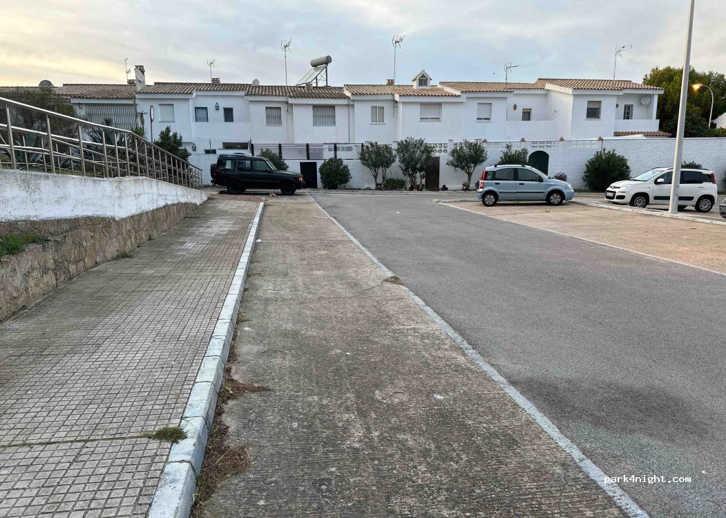 (11520) Rota - 72 Avenida de la Diputación — foto 4