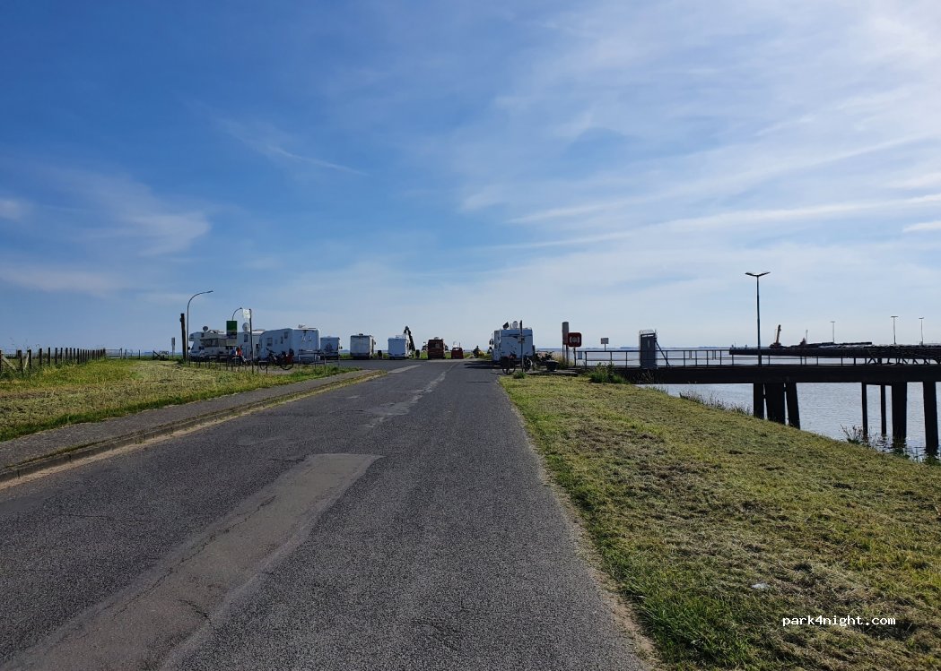 (26723) Emden - 28 Zum Lotsenhaus — foto