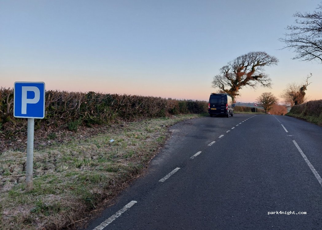 (PL15 7QH) Launceston - B3254 — foto