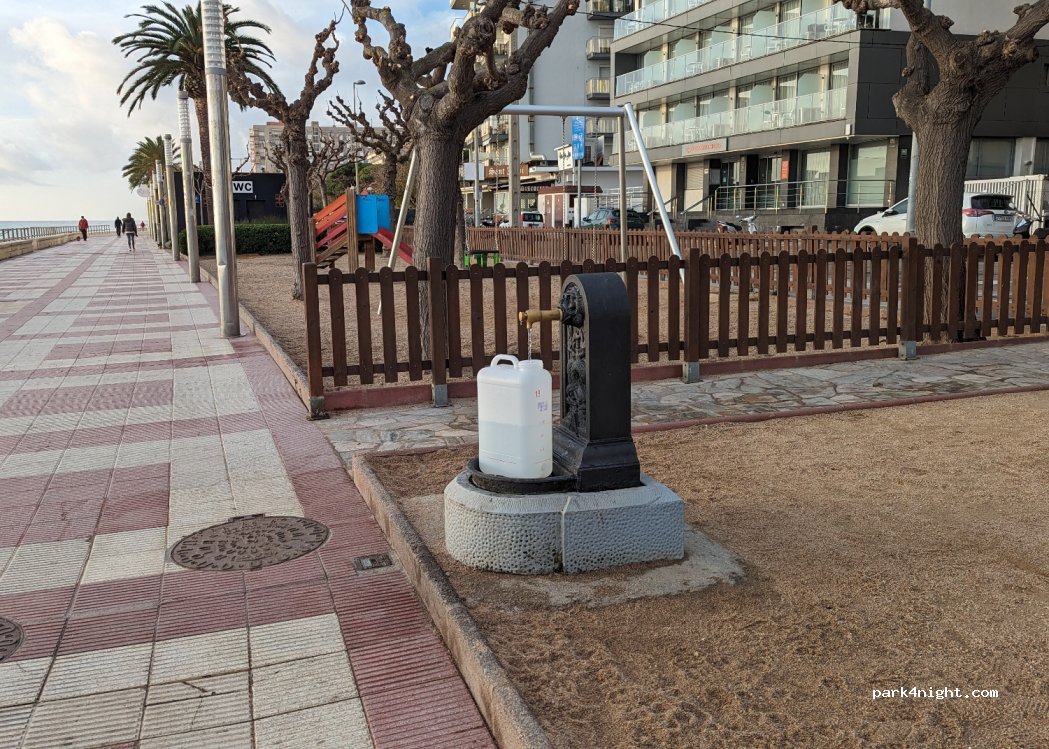 (17300) Blanes - 32 Passeig de s'Abanell — foto
