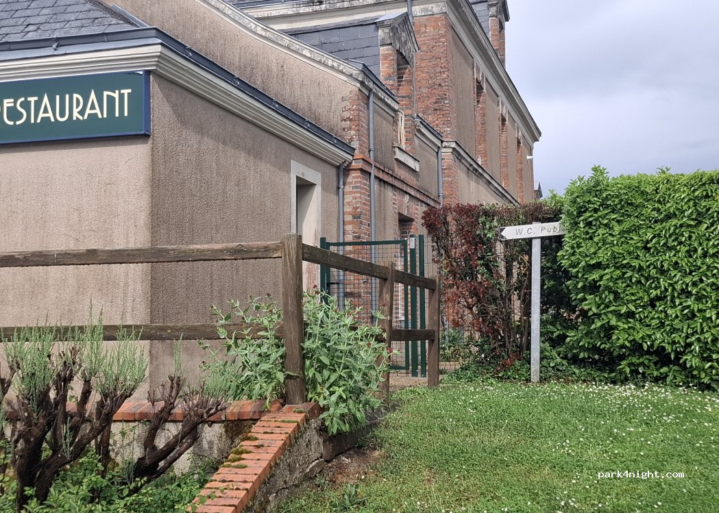 (49420) Saint-Michel-et-Chanveaux - 16 Place du Cheval Blanc — foto 5
