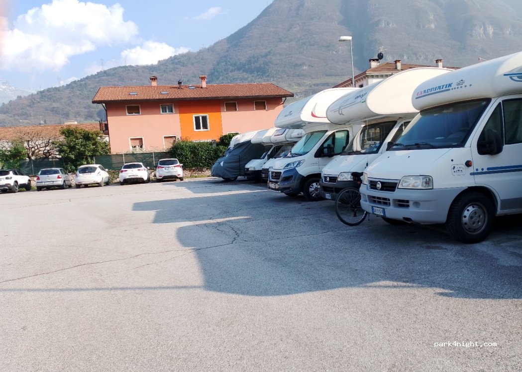 (38061) Ala - 1 Via Luigi Tommasoni — foto