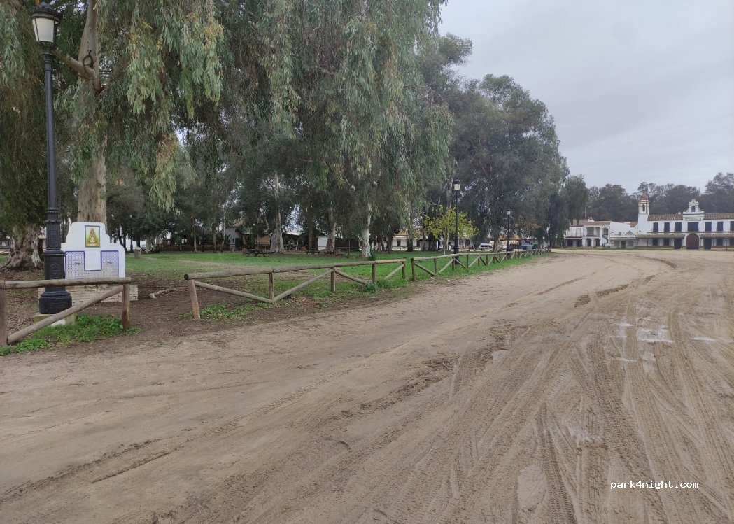 (21750) El Rocío - 37 Plaza Doñana — foto
