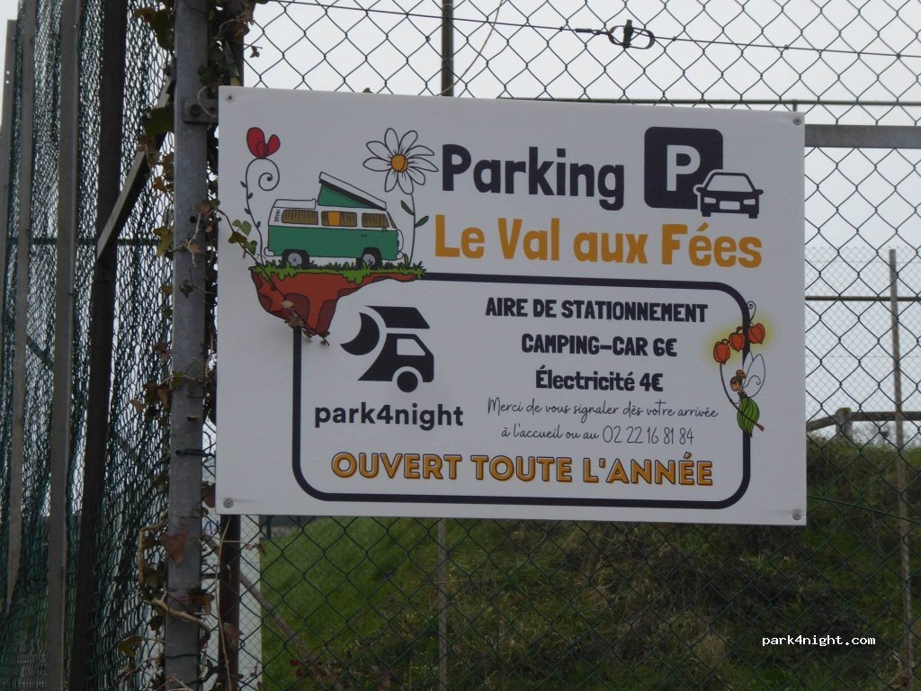 Aire de camping-cars près de la Forêt de Brocéliande — foto
