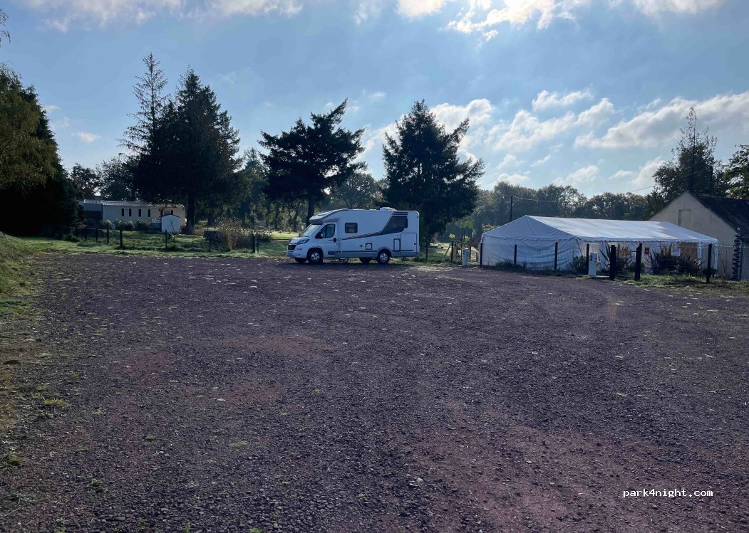 Aire de camping-cars près de la Forêt de Brocéliande — foto 4