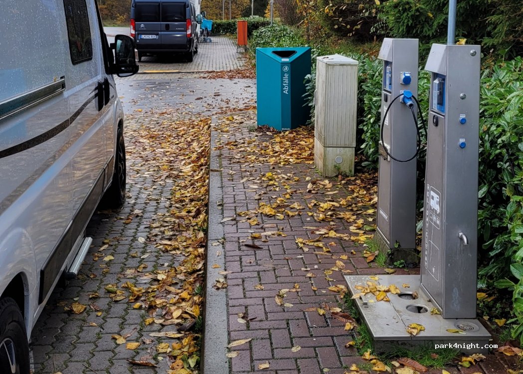 Wohnmobilstellplatz am KOI-Bad in Homburg — foto 3