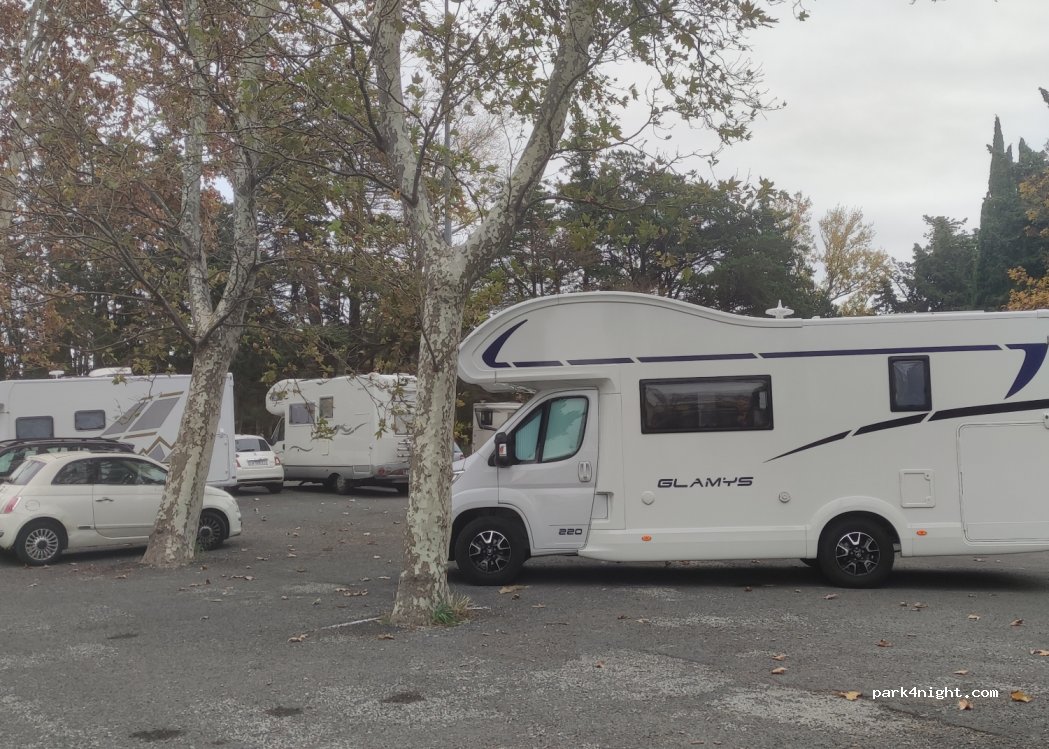 (11100) Narbonne - 1 Avenue Pierre de Coubertin — foto
