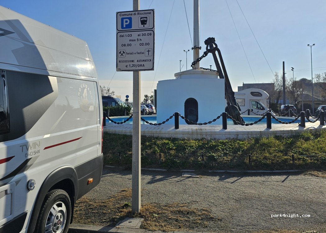 (47838) Riccione - Piazzale Marinai d'Italia — foto 2