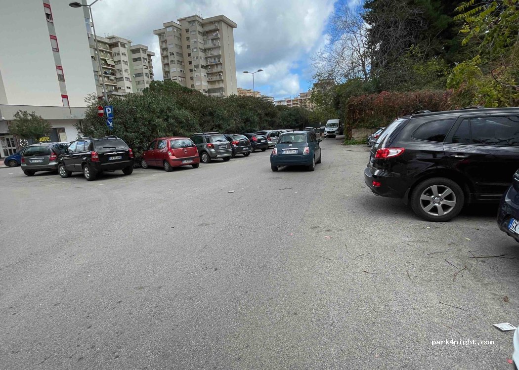 (90135) Palermo - 31 Via Ida Castelluccio — foto
