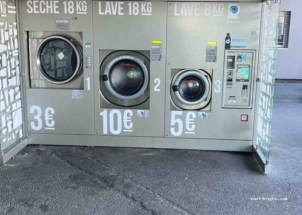 (17450) Fouras - 9 Rue Dieu Me Garde — foto