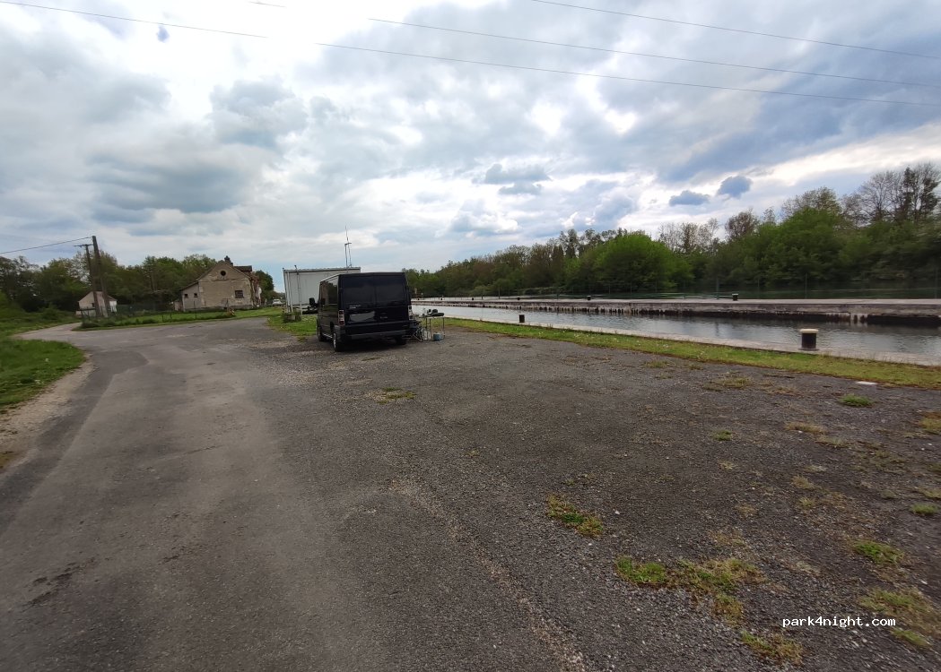 (89140) Vinneuf - 346 Port Renard — foto